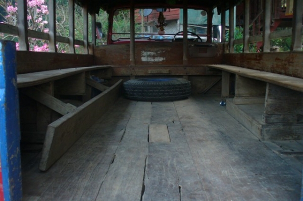 ขายรถสองเเถวไดน่า สี่ล้อกลางโบราณ คอกหมู ขายรถสองเเถวไดน่า สี่ล้อกลางโบราณ คอกหมู