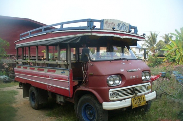 ขายรถสองเเถวไดน่า สี่ล้อกลางโบราณ คอกหมู ขายรถสองเเถวไดน่า สี่ล้อกลางโบราณ คอกหมู