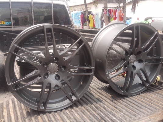 ขายเเม๊ก 19 นิ้ว กว้าง 8.5 เก็บสีเเล้ว ครับเเม๊กแท้ AUDI อย่างสวยครับ