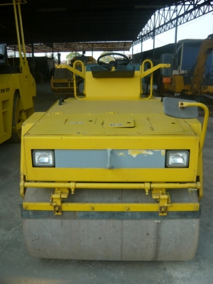 รถบด 3.5 ตัน Sakai SW350 สภาพเนี๊ยบ ไม่มีที่ติ ชม.การทำงานเพียง 500 ชม. รถนอกแท้ นำเข้าจากญีปุ่น