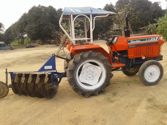 ขายรถไถ24แรง L1-24 คูโบต้า พร้อมผาน5 และตัวหยอดข้าวโพด