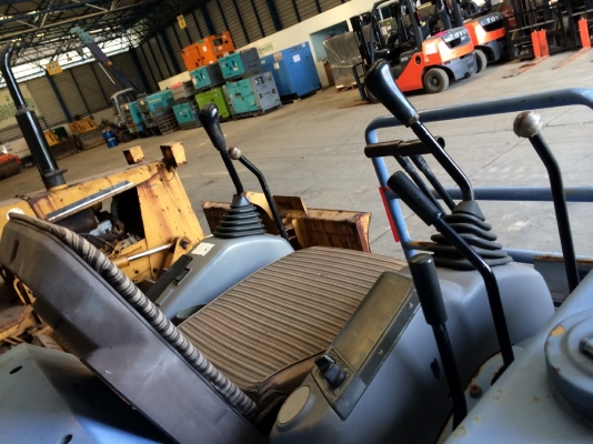 Komatsu PC30-7E สภาพสวย นำเข้าจากญี่ปุ่น ขายถูกครับ