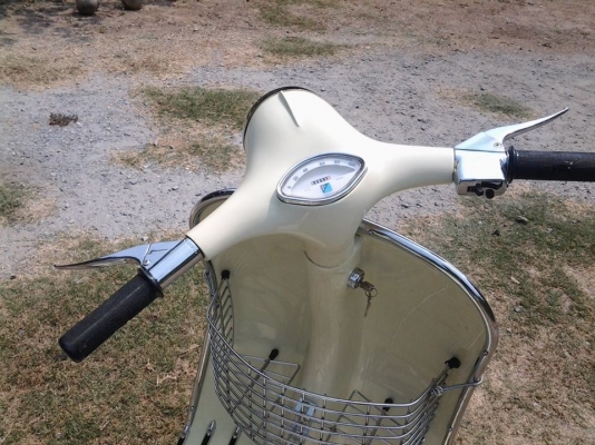 ขาย vespa 64 สวยๆสด สีคลีม รถทำใหม่ครับ อินเดีย no book รถอยู่ชัยนาทครับ ราคา 48,500 บาท สนใจติดต่อได้ครับ 0826336557 โป้งครับ รับแลกรับเทรินทุกรุ่ยครับ