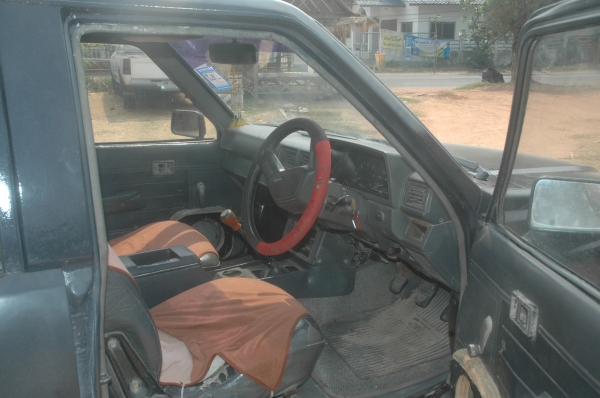 โตโยต้าฮีโร่4ประตูปี32