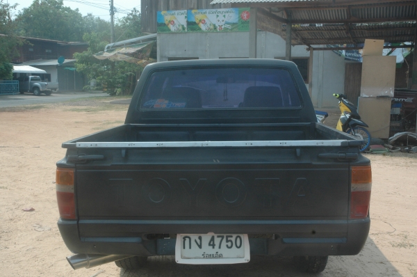 โตโยต้าฮีโร่4ประตูปี32