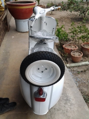 ขาย vespa 64 สวยๆสด สีขาวมุก รถทำใหม่ครับ อินเดีย no book รถอยู่ชัยนาทครับ ราคา 48,500 บาท สนใจติดต่อได้ครับ 0826336557 โป้งครับ รับแลกรับเทรินทุกรุ่ยครับ