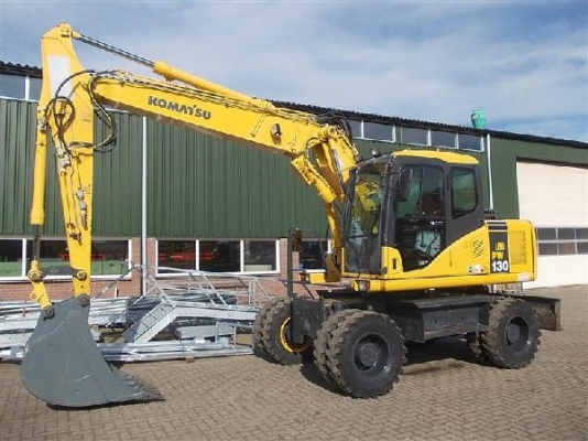 PW130-7 # K40261 : รถขุดล้อยาง Komatsu by กุ้ง:TOS:0813062283