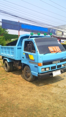 รถหกล้อดั้ม ISUZU NKR รถปี 33 ลดราคาพิเศษเหลือเพียง 265,000 บาท. คุณลูกค้า จาก เชียงใหม่มัดจำแล้ว.