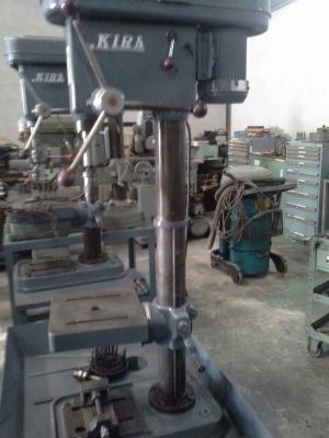 เครื่องแท่นสว่าน ญี่ปุ่น KIRA จำนวน 2 เครื่อง ขายพร้อมแท่นตั้งสว่าน สภาพเครื่องจักรพร้อมใช้งาน