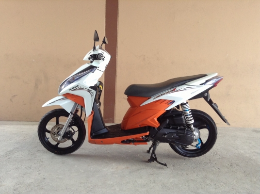 ขาย!!! ฮอนด้าคลิ๊กไอ รุ่นท๊อปล้อแม็ก ปี52 รถเครื่องดีคับ ทะเบียนครบ ภาษีไม่หมด