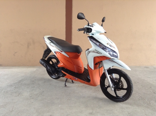 ขาย!!! ฮอนด้าคลิ๊กไอ รุ่นท๊อปล้อแม็ก ปี52 รถเครื่องดีคับ ทะเบียนครบ ภาษีไม่หมด