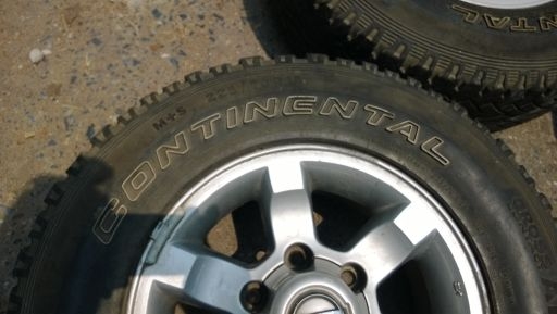 ต้องการขาย ล้อแม็กNissan Frontier ขอบ 15 พร้อมยาง คอนติเนียนทัล 225-70-15 AT แม็กเดิมๆยางพอใช้ได้ครับ 4วง 6,500 บาท