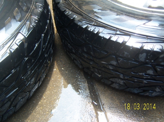 แม็กโตโยต้าขอบ 15 พร้อมยาง 30x9.50  1ชุด