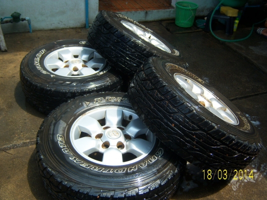 แม็กโตโยต้าขอบ 15 พร้อมยาง 30x9.50  1ชุด