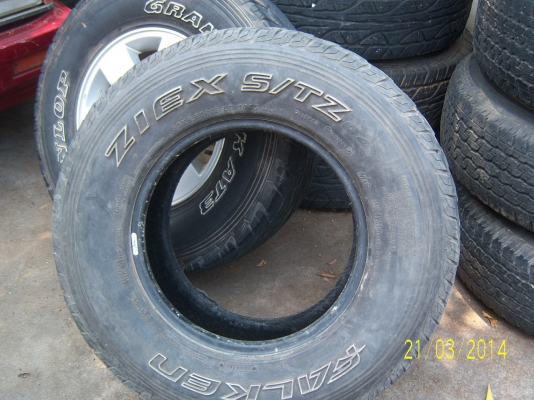 แม็กโตโยต้าขอบ 15 พร้อมยาง 30x9.50  1ชุด