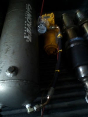 ขอขายอุปกรณ์ ปั้มลม และถังลม และโช๊คหลังเป็นถุงลม ของ Honda สตรีมหรือ Civic ไดแมนชั่นพร้อมสายลมอย่างดี