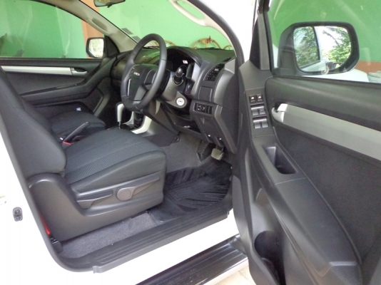 ขายรถบ้านปี13 Isuzu  D-Max Cab-4 Hi-Lander 2.5 VGS Z DVD Prestige A/T  รถ6เดือน วิ่ง8พันโลสวยสุดๆ เดิมทั้งคัน ทุกชิ้น