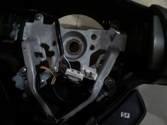 23/7/59ขายพวงมาลัย MOMO พร้อมปุ่มปรับฟังชั่น และ พวงมาลัยลายไม้