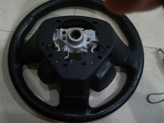 23/7/59ขายพวงมาลัย MOMO พร้อมปุ่มปรับฟังชั่น และ พวงมาลัยลายไม้