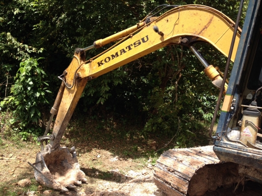KOMATSU PC60-5