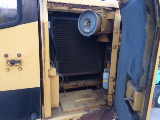 รถขุด Caterpillar รุ่น E70B มือสอง นำเข้าจากญี่ปุ่น สภาพพร้อมใช้งาน