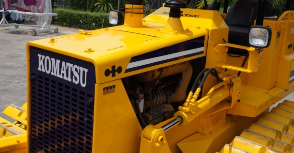 ขายรถแทรคเตอร์  KOMUTSU  D20P-5 เก่านอกปรับสภาพแล้วพร้อมใช้