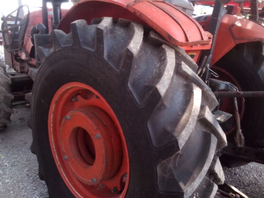 ลดราคาเหลือ450000m8540 สภาพพร้อมลุย พร้อมอุปกรณ์ผ่านหลัง=ใบดัน เครืองยนต์ดีมากๆ เสียงเครืองเงียบเดินเรียบ เหมือนใหม่