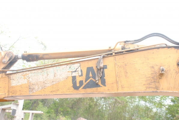 ขาย CAT320  7JK V.2 ทะเบียนเอกสารครบ บูมอาร์มปกติ เดินไกลได้ คุยได้คับ