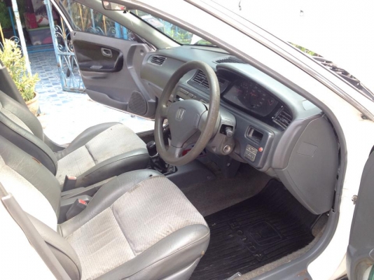ขายครับ. Civic 4 dor ปี 95 42000 ขายตามสภาพน่ะครับอ่านให้เข้าใจ บอกหมดไม่มีหลอกลูกค้า เครื่องหัวฉีด เกียร mt. แกส LPG. ตัวท๊อปสุด. ไฟฟ้าทั้งคัน. แอรเย์็น สีพอได้ เครื่องนิ่ง ควันไม่ไหล. เครื่อง แห้งๆเลย เเต่น่าจะปะเก็นฝาสูบแตกทำให้รถไม่มีกำลังอัด ช่างบอกม