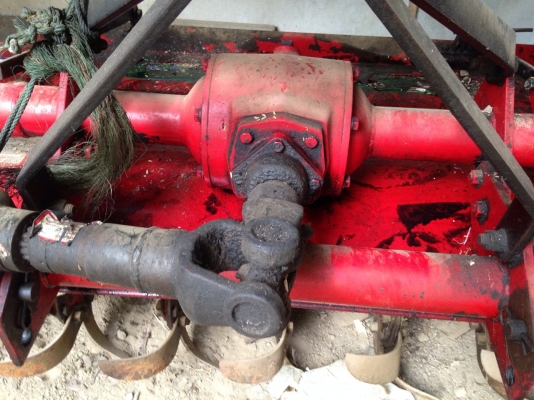 ขายจอบหมุน 1.80 เมตร เจ้าของขายเอง ใช้งานน้อย สภาพ 90\% ขายจอบหมุน 1.80 เมตร เจ้าของขายเอง ใช้งานน้อย สภาพ 90\%