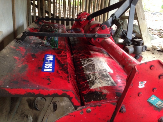 ขายจอบหมุน 1.80 เมตร เจ้าของขายเอง ใช้งานน้อย สภาพ 90\% ขายจอบหมุน 1.80 เมตร เจ้าของขายเอง ใช้งานน้อย สภาพ 90\%