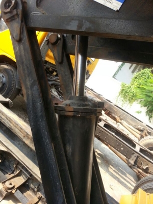 รถอีซูซุ 6 ล้อดั้ม NPR 130 แรงม้า. ปี 48 สนใจติดต่อ 081 - 6079515 รถอีซูซุ 6 ล้อดั้ม NPR 130 แรงม้า. ปี 48 สนใจติดต่อ 081 - 6079515