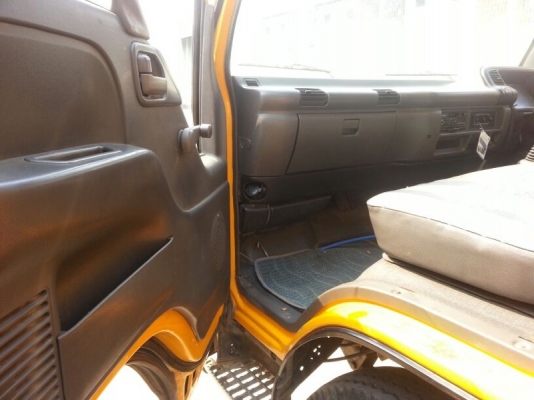 รถอีซูซุ 6 ล้อดั้ม NPR 130 แรงม้า. ปี 48 สนใจติดต่อ 081 - 6079515 รถอีซูซุ 6 ล้อดั้ม NPR 130 แรงม้า. ปี 48 สนใจติดต่อ 081 - 6079515