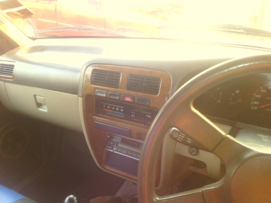 ขาย นิสสันบิ๊กเอ็มแคป ปี39 เครื่อง2.5จอโค้ง ล้อแมก แอร์เย็น 105000 รถพร้อมใช้งาน