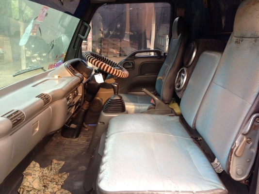 ISUZU  NPR ปี 2547  เครื่อง 130 แรงเทอร์โบ ยาว 4.30 ม.