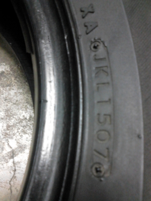 195R14 MICHELIN AGILIS ปี10 หนาสวย และ BRIDGESTONE รวม 3 เส้น   โทร.081-427-3941