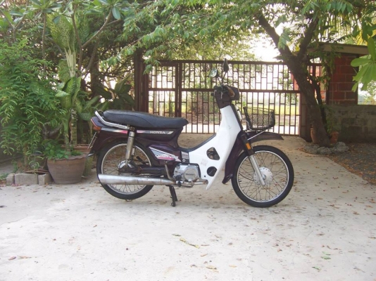 ดรีมคุรุสภาสีน้ำตาล สภาพดีมาก สวยๆ รถเดิมๆ ทะเบียนเต็มปี58+เอกสารพร้อมโอนครบ