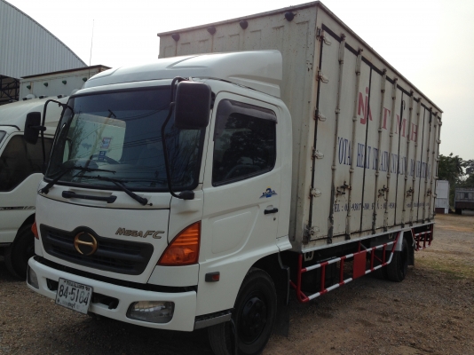 HINO  MEGA  เครื่อง 170 แรง 6 เกียร์  ยาว 6.50 ม. ตู้ 10 บาน ปี 2549
