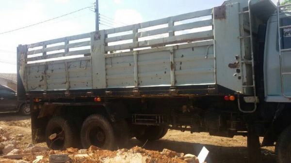 รถอีซูซุ 10 ล้อดั้ม 240 แรงม้า. ( ขาวทำฟ้า ) สนใจติดต่อ 081 - 6079515 รถอีซูซุ 10 ล้อดั้ม 240 แรงม้า. ( ขาวทำฟ้า ) สนใจติดต่อ 081 - 6079515