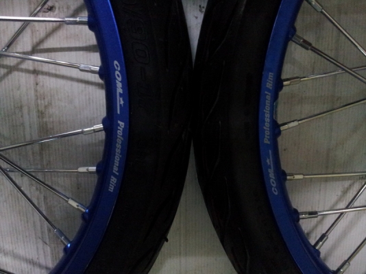 ขายล้อคอมฯ17 พร้อมดุมใส่wave110i ยางนอก-ในใหม่เอี่ยม