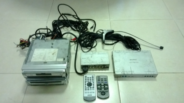 Sony DVD, MP3 และ จอ TV ในรถ