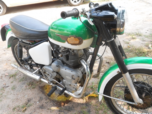 ขาย royal enfield อังกฤษ 2 สูบ