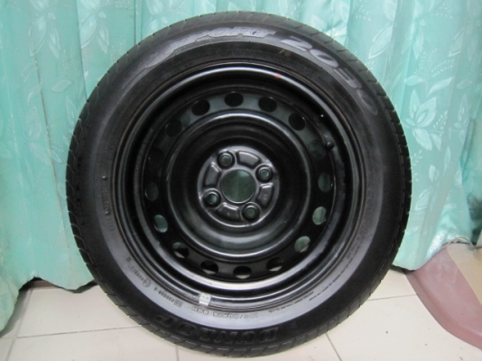 ขายกะทะพร้อมยางป้ายแดง 185 60R 15 ขอบ 15 ยังมีตุ่มหน้ายาง