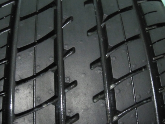 ขายกะทะพร้อมยางป้ายแดง 185 60R 15 ขอบ 15 ยังมีตุ่มหน้ายาง