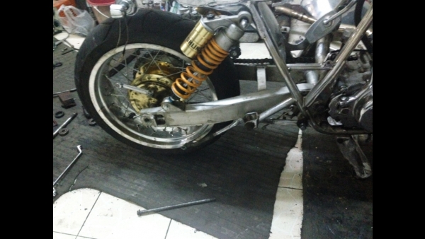 __ล้อโต 17"+ สวิงอาร์ม SR400 $ 18,000__