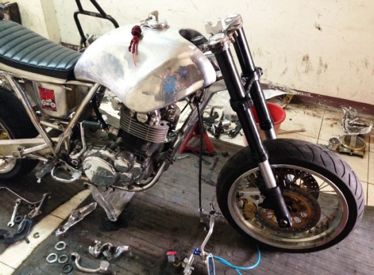 __ล้อโต 17"+ สวิงอาร์ม SR400 $ 18,000__