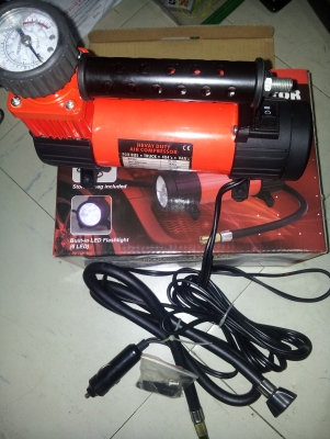 ปั๊มลมพกพา  heavyduty for bus truck 4x4 van  มีไฟฉายในตัว  พกพาสะดวก  เติมรถในกรณีฉุกเฉิน ยางรั่วซึ่มได้