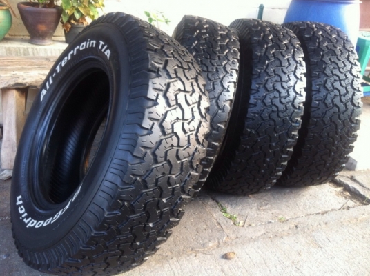 ขายยาง BF Goodrich All-terrain Ko 245 75 r16 หรือเท่ากับ 30.46 นิ้ว