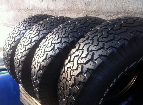 ขายยาง BF Goodrich All-terrain Ko 245 75 r16 หรือเท่ากับ 30.46 นิ้ว