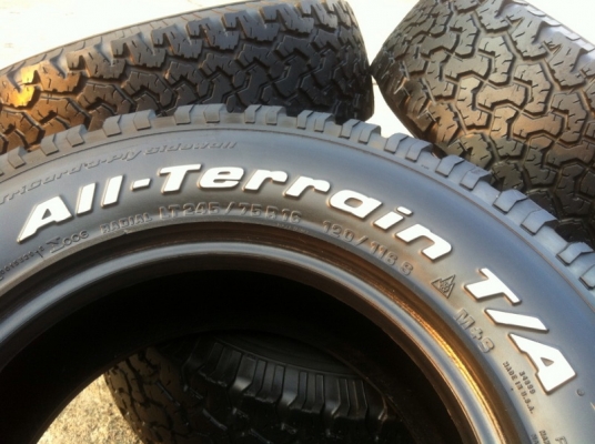 ขายยาง BF Goodrich All-terrain Ko 245 75 r16 หรือเท่ากับ 30.46 นิ้ว